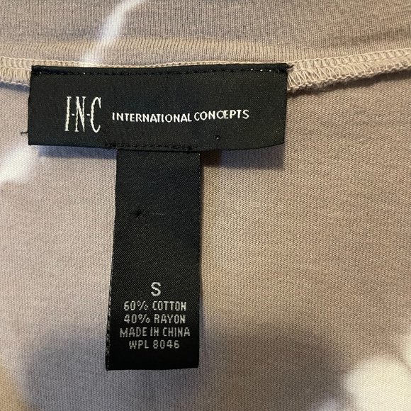 Women's 3/4 Sleeve V-Neck Shirt - Picture 3 of 4